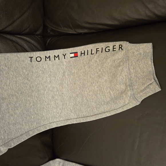 NWT Tommy Hilfiger jogger sweatpants - Picture 17 of 17